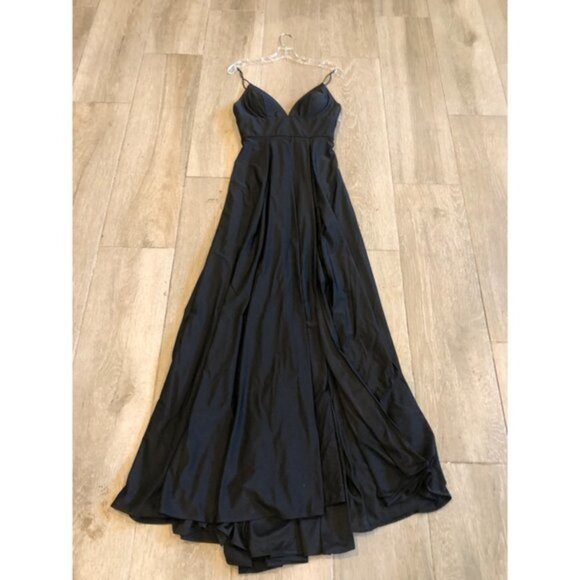 NWOT IEENA FOR MAC DUGGAL Halter slit black Gown dress Size 4 - Picture 6 of 8